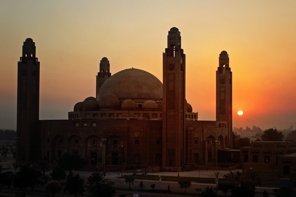 Grand Jamia Mosque Bahria Town in Lahore